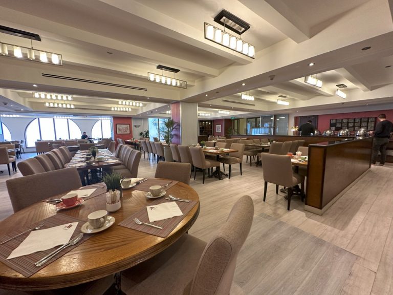 朝食会場(1)