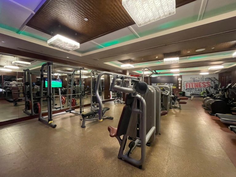 たくさんのマシーンがあるジムです