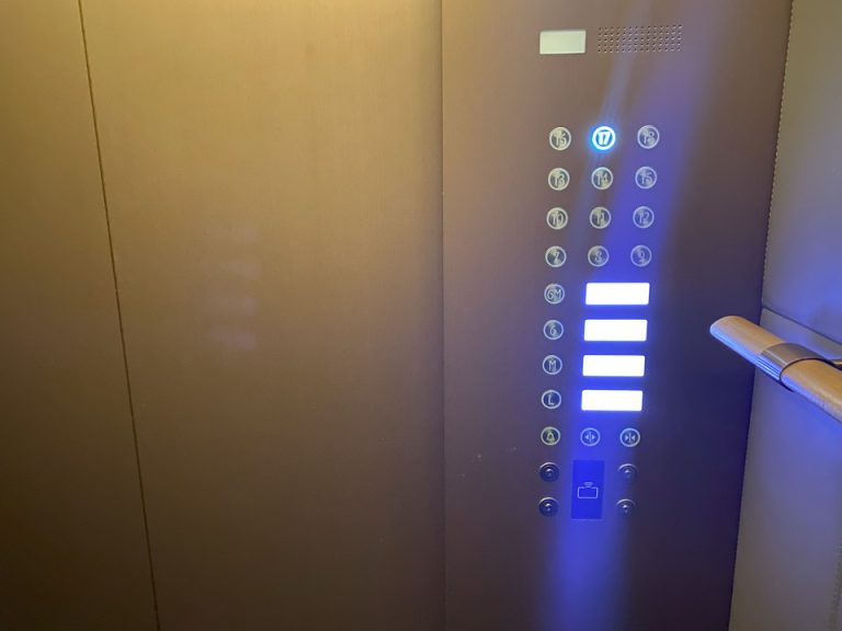 エレベータ_エレベータ階数ボタン