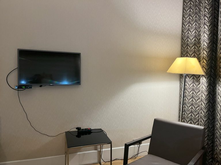 デスク・チェアー