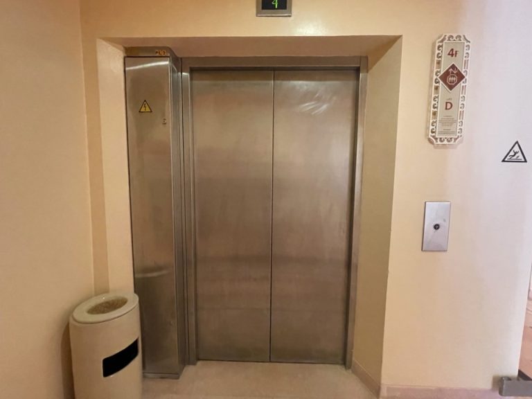 エレベーターホール客室階