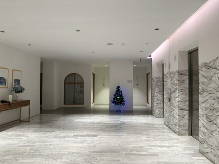 エレベーター外側