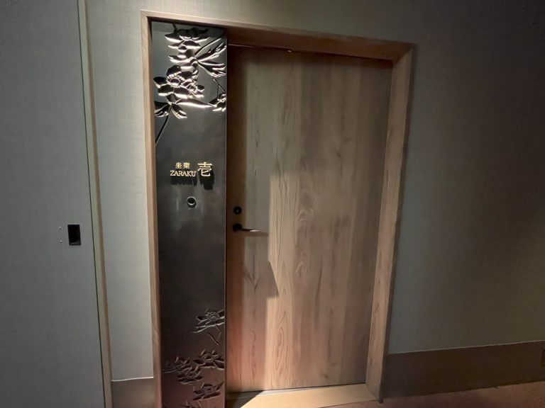 客室 ドア 外観