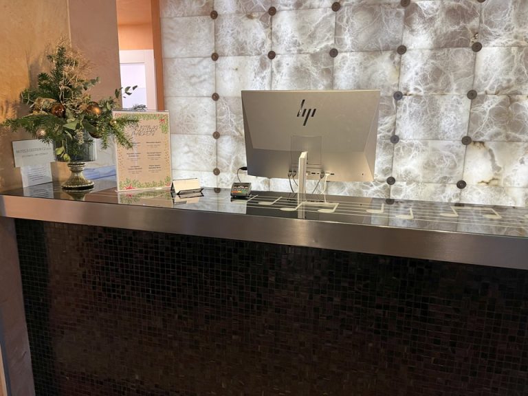 フロントカウンター