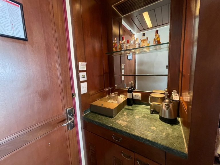 ミニバー・カフェコーナー