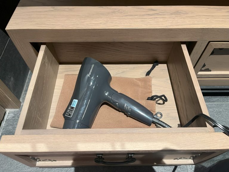 部屋のドライヤー