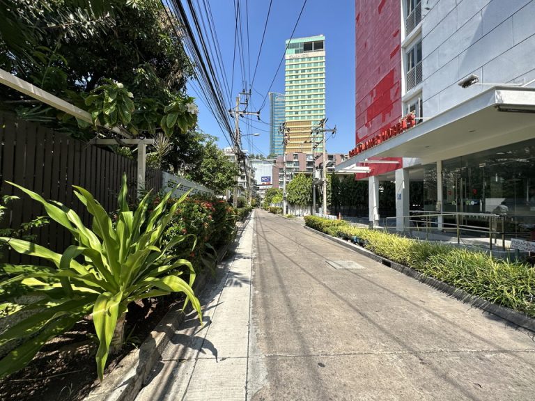 ホテルのある通り