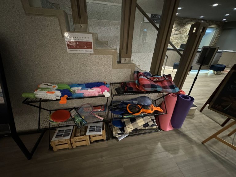 フロント横貸出エリア