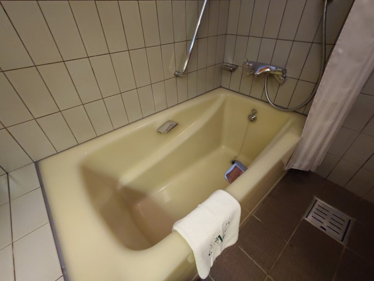 客室_バスタブ