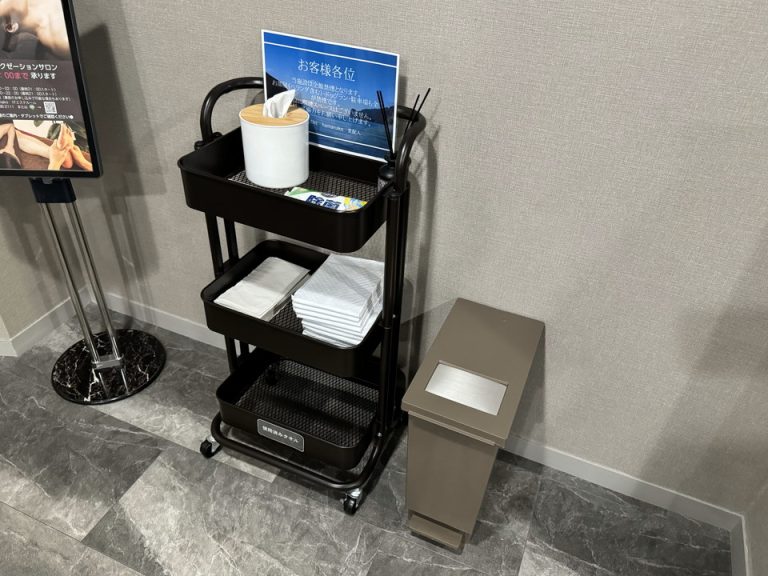 エレベーターホール前犬用アメニティー