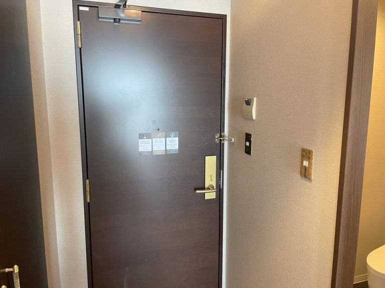 客室内観 ドア