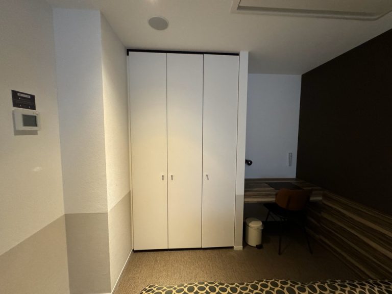 クローゼット閉じた状態