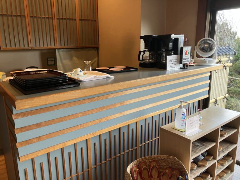 ラウンジカウンター