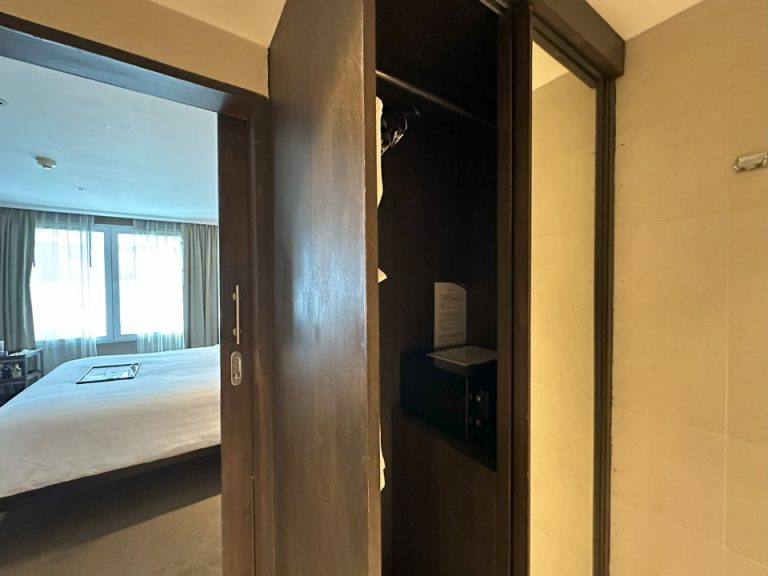 クローゼット全体