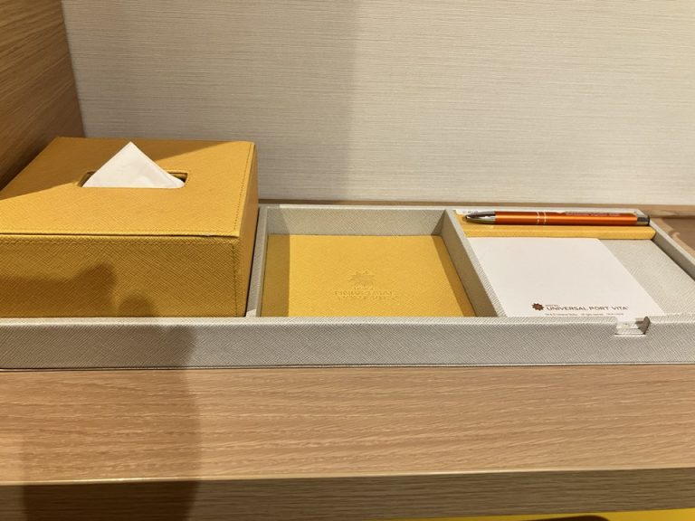 ティッシュとメモ
