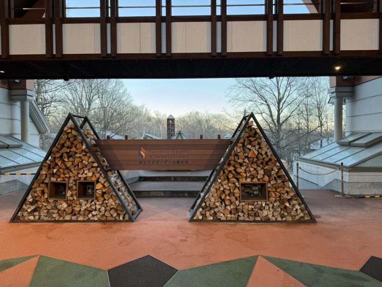 エントランス横