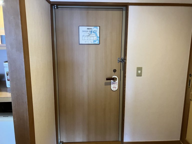 客室入口内観ドア