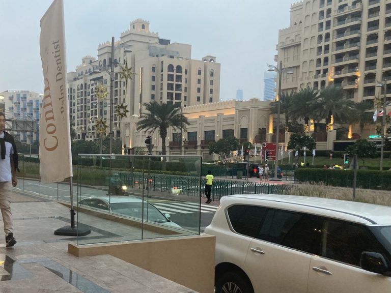 街のようす(ビーチと反対側)