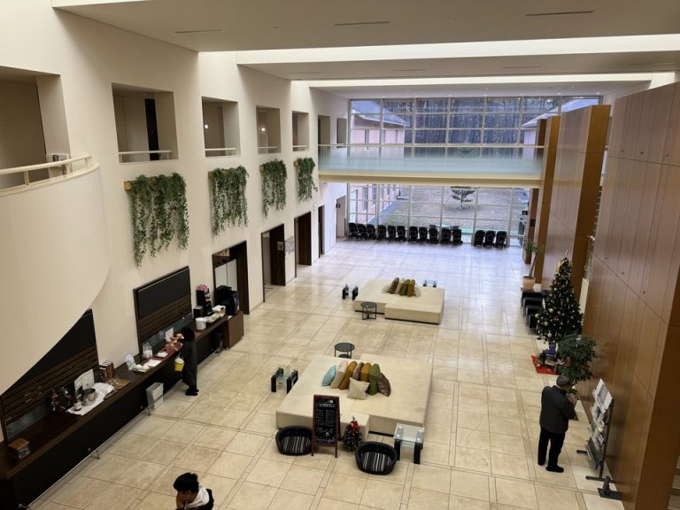 2階からのロビー