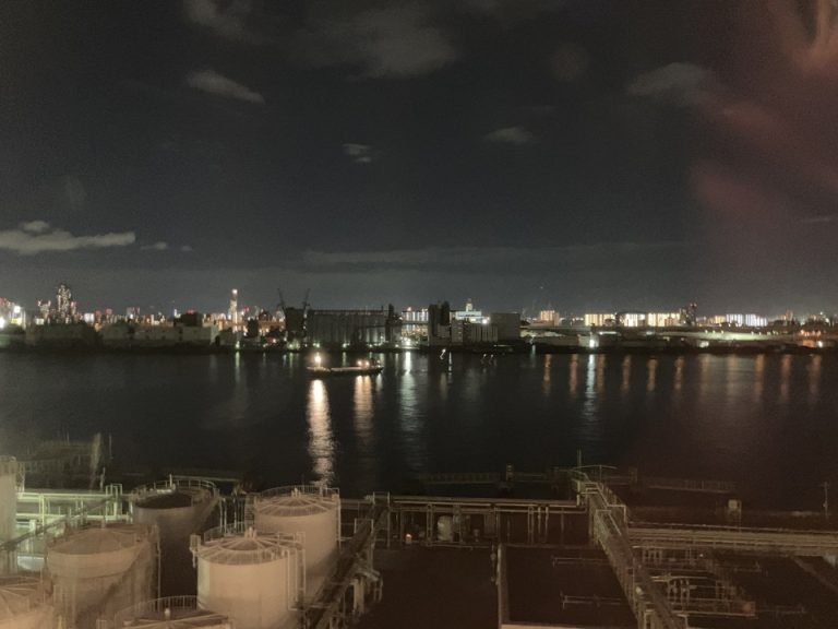 部屋からの眺望夜(1)