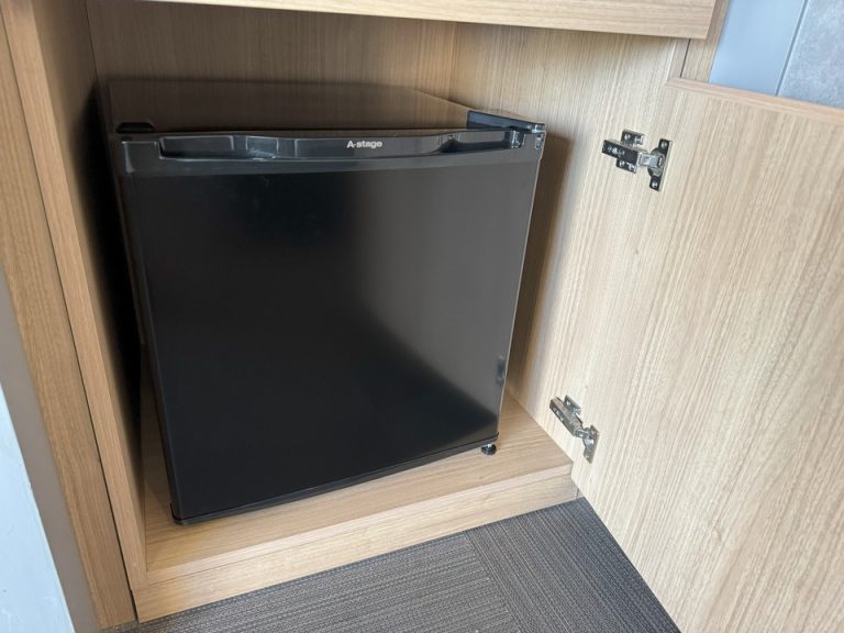 冷蔵庫閉じた状態(1)