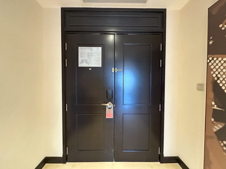内ドア