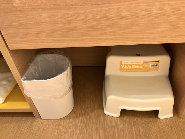 ゴミ箱と台