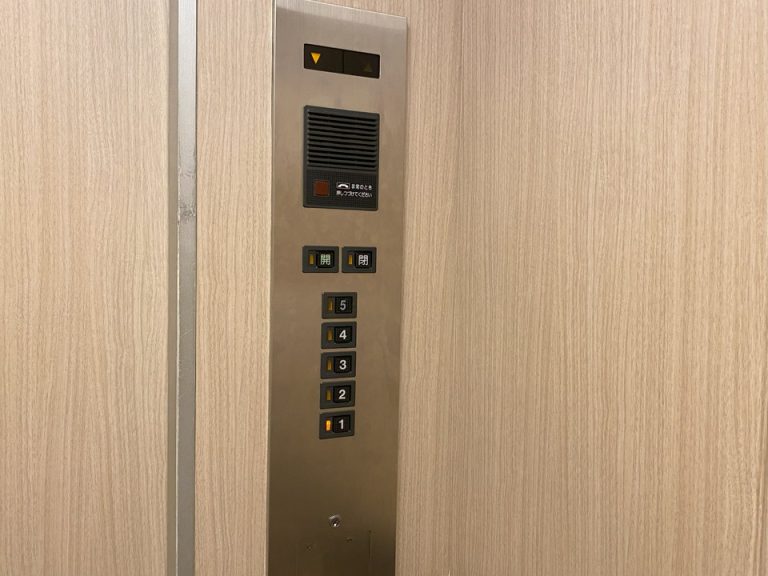 エレベーター階数ボタン