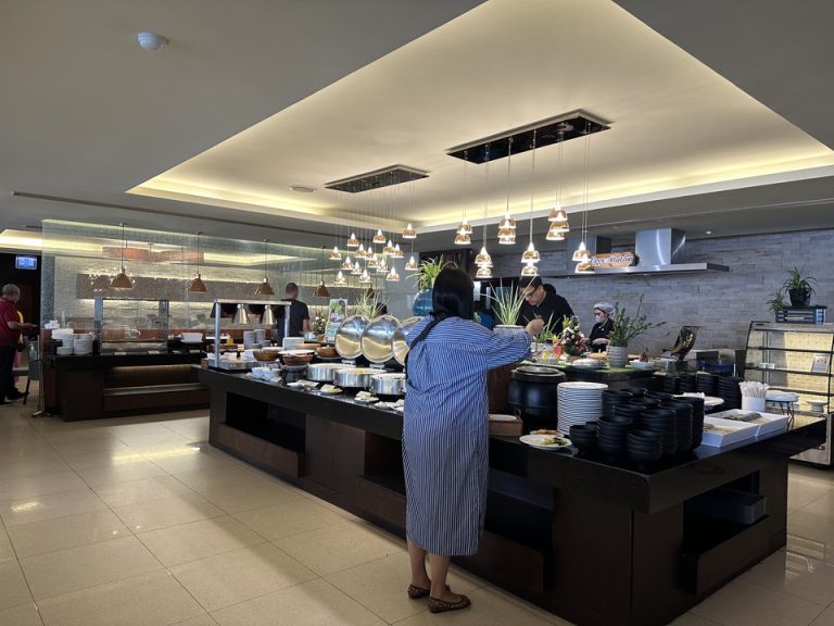 朝食会場