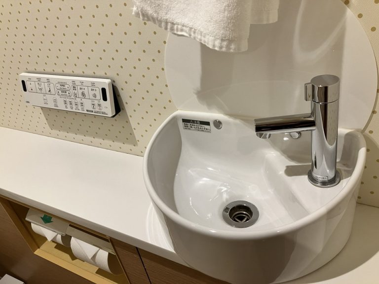 トイレ手洗い