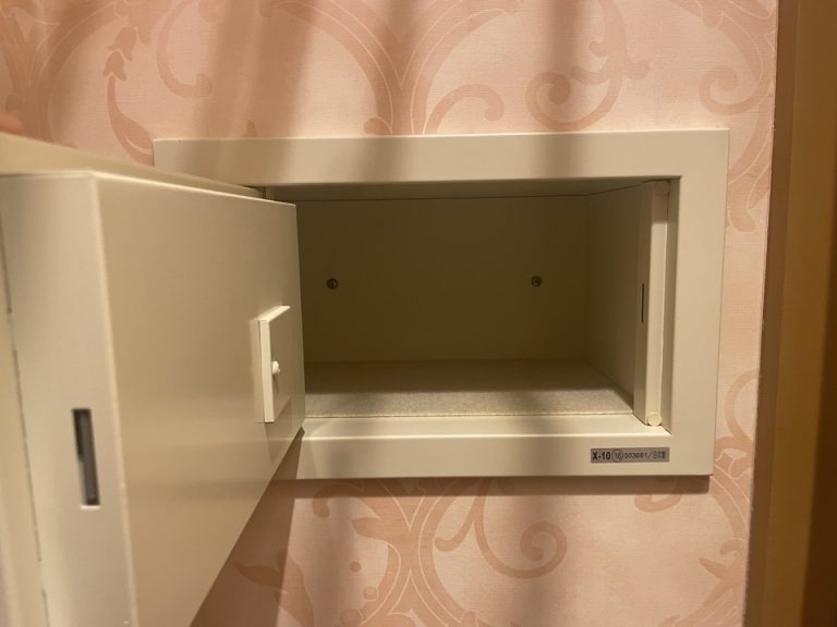 セーフティボックス(開けた状態)