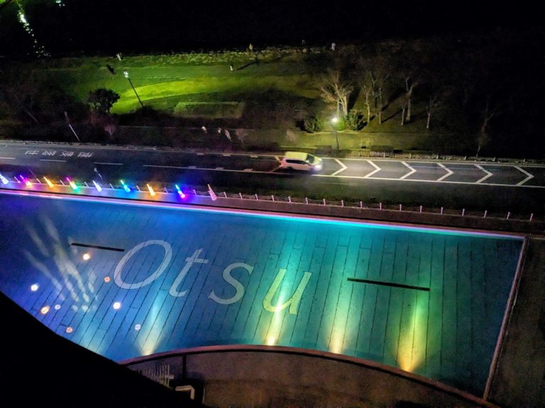 プールのライトアップ