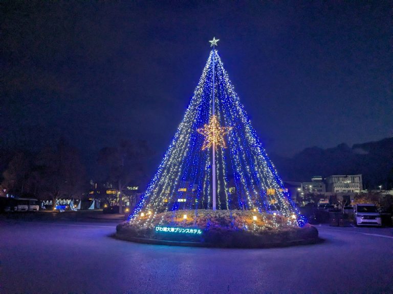 エントランス前のイルミネーション