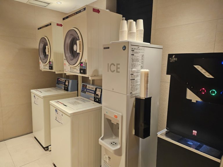 その他⑨:コインランドリールームに製氷機、ウォーターサーバーもありました