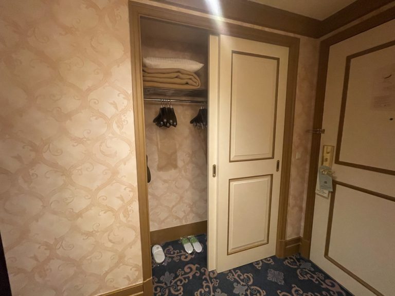 クローゼット(開けた状態)