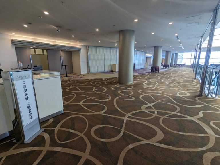 3階プリンスホールの朝食会場