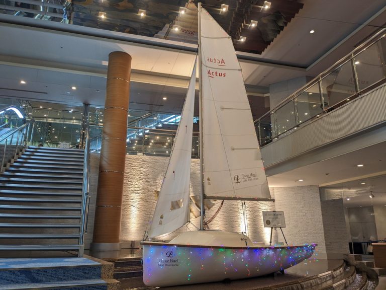 ヨットのモニュメント