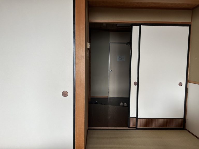 客室から玄関方面