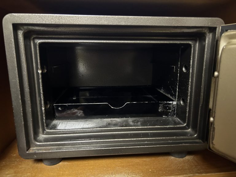 セーフティーボックス_開けた状態