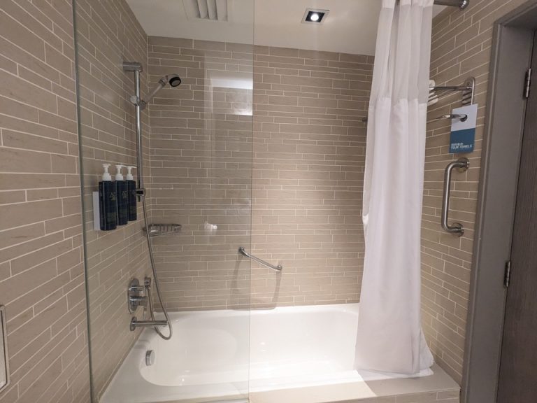 バスルーム全体