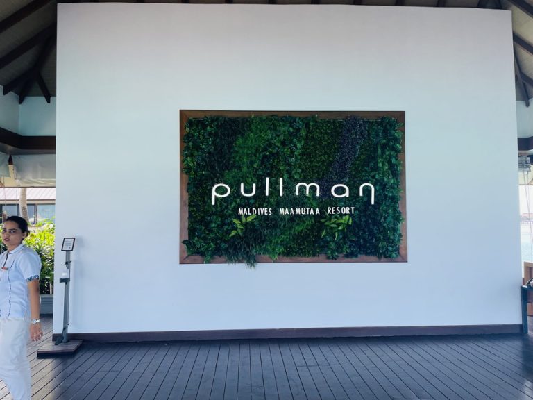 スピードボートを降りてすぐ