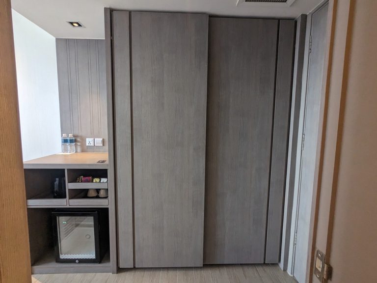 クローゼット(閉じた状態)