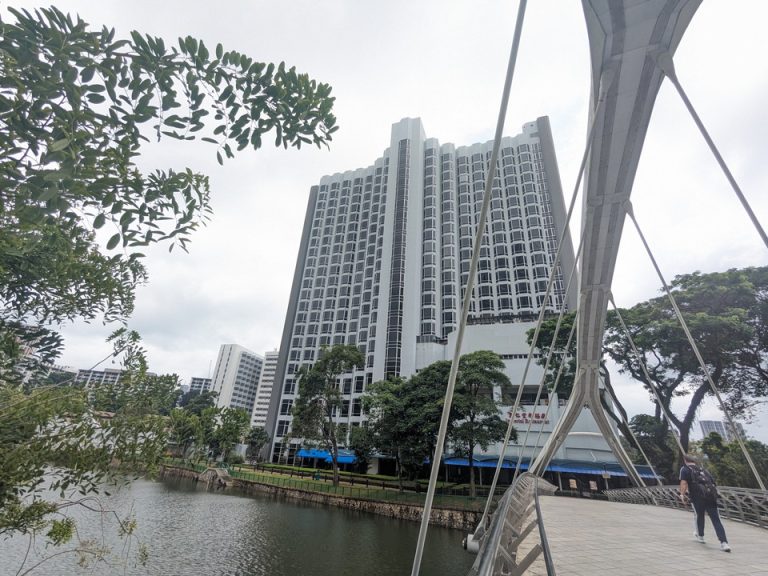 ホテル全体(リバー側)