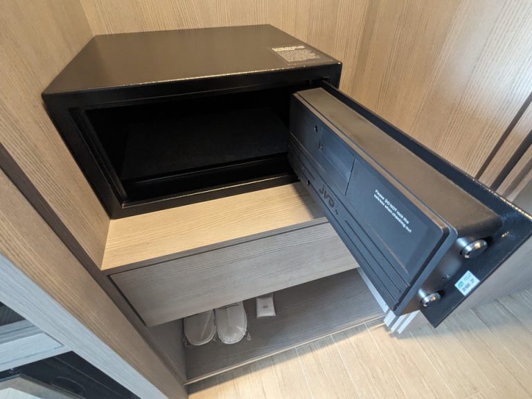 セキュリティボックス(開けた状態)