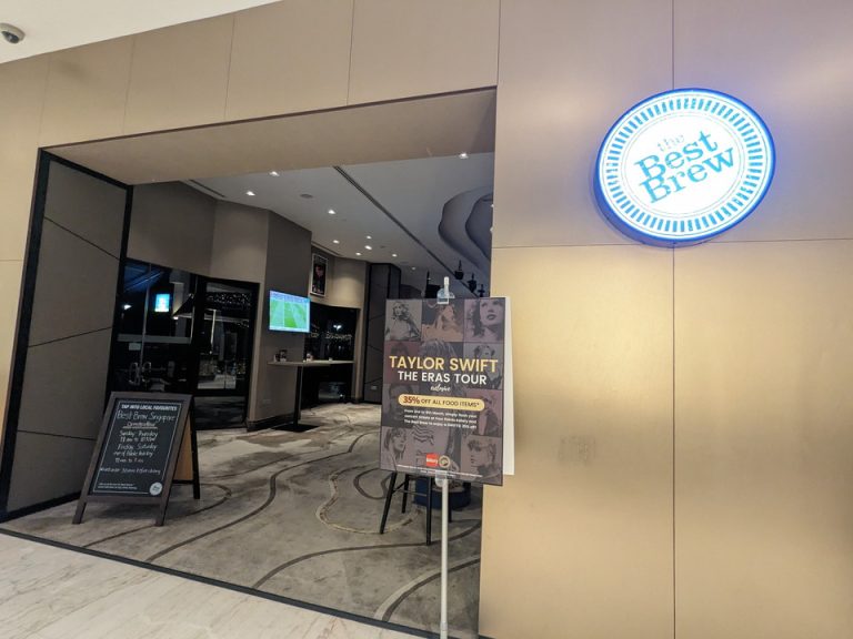 1階カフェ&バー「the Best Brew」