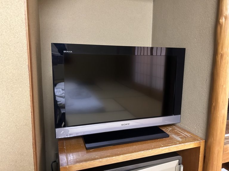 ベッド方向からTV