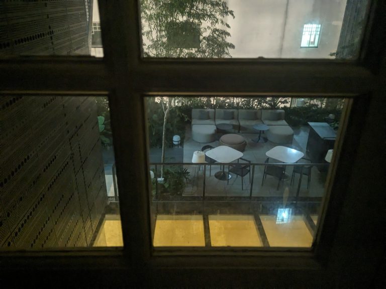 部屋からの眺望(夜)
