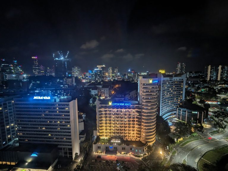 部屋からの眺望(夜)