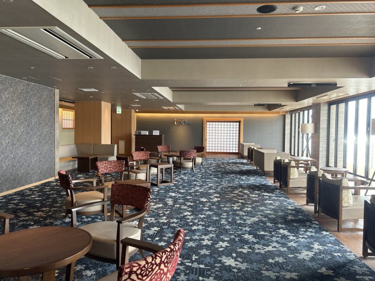 6階ラウンジ_左手奥が朝食会場入り口