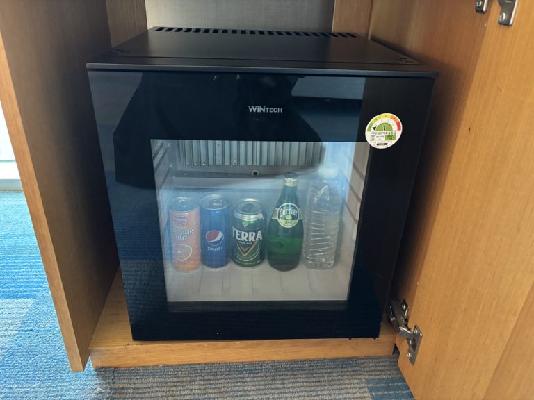 冷蔵庫(閉じた状態)